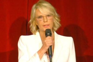 Maria De Filippi, conduttrice di Uomini e Donne.